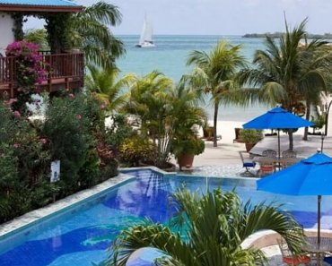Beachfront in Belize: Chabil Mar Villas in Placencia