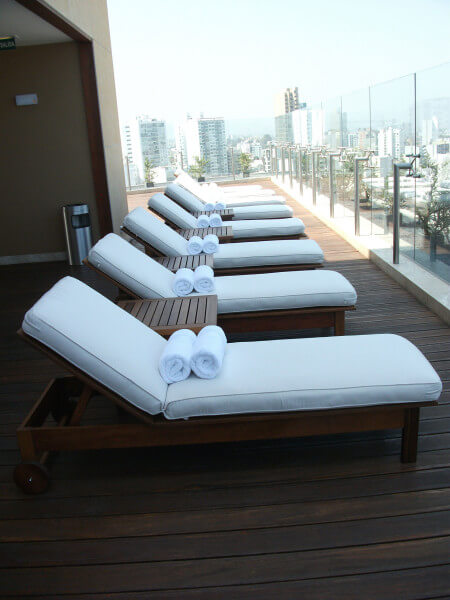 Rooftop lounging and swimming at the Lima Hilton Miraflores