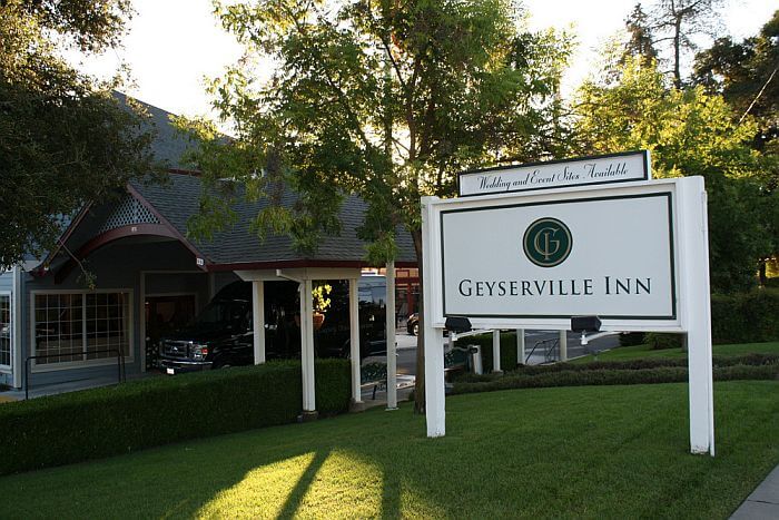 Geyserville Inn Entrance