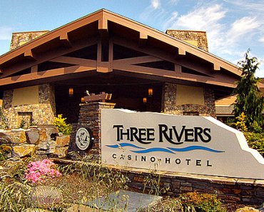 Affordable Oregon Coast Hotel: Three Rivers Casino Resort