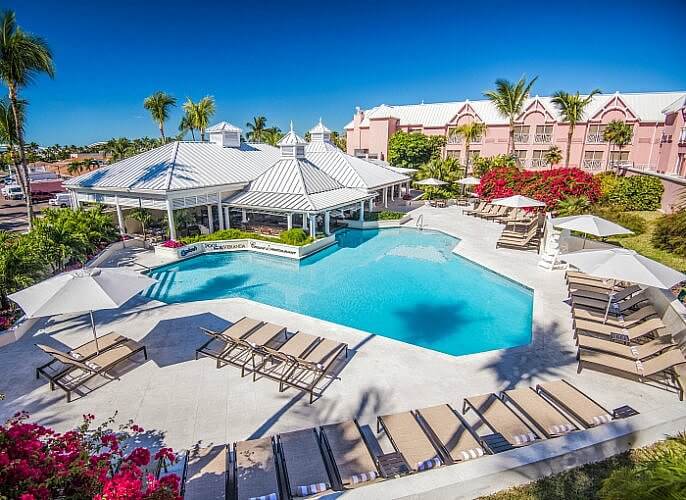 Comfort Suites Paradise Island Bahamas exterior
