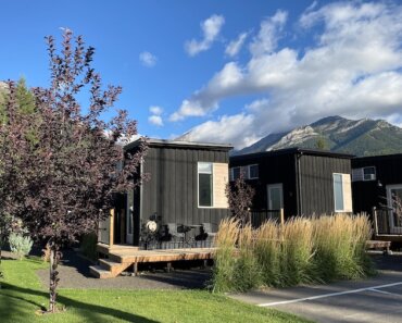 Snow Valley Lodging: Your Own Tiny Home in the Canadian Rockies