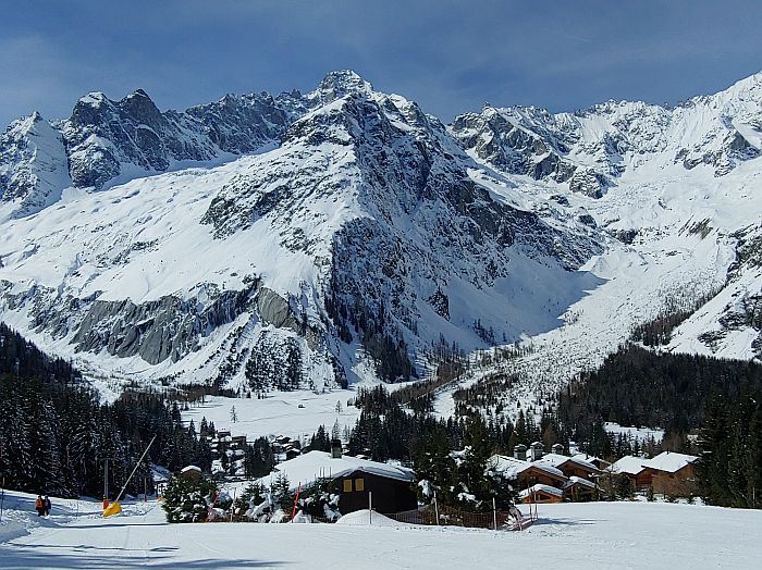 Ski La Fouly Switzerland near the Ski Hostel