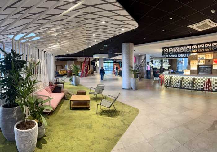 ibis Paris CDG Airport - lobby