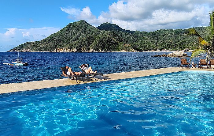 Corrales Bay Resort review