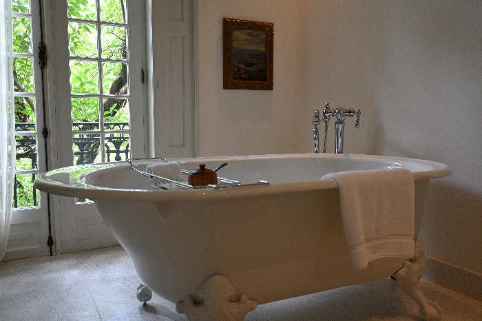 bath tub suite at el cortes hotel roma norte